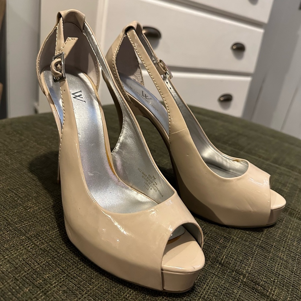 Worthington beige heels